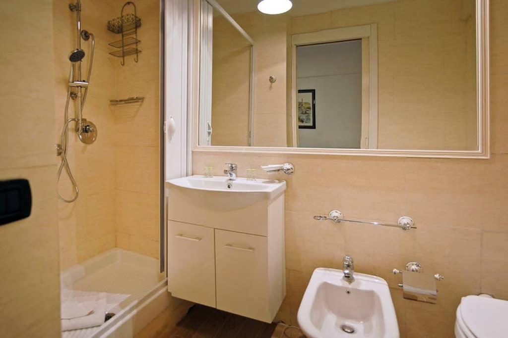 רומא Vatican Luxury Apartment With Terrace - 7 People מראה חיצוני תמונה
